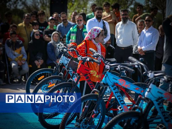 همایش پیاده‌روی خانوادگی در محمدشهر کرج 