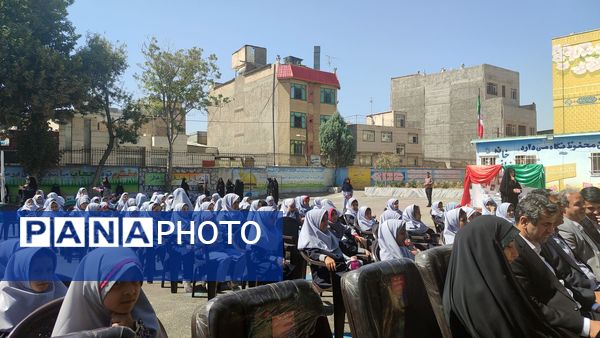 آیین نواختن زنگ مهر، ایثار و شهادت در دبستان شاهد حاج تقی آقا بزرگ ناحیه یک مشهد 