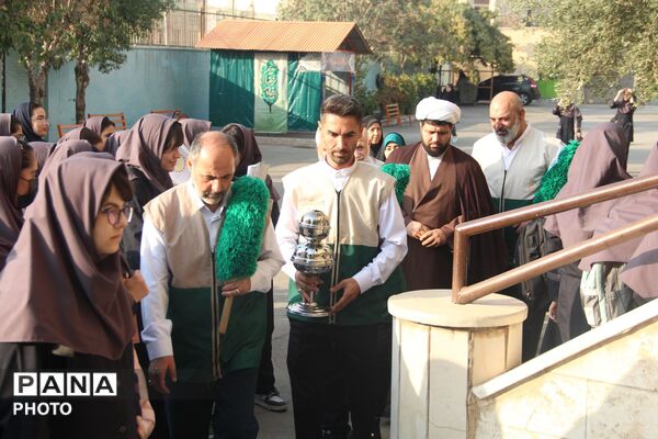حضور خادمان‌ امام رضا (ع) در هنرستان شهدای سایپا اسلامشهر