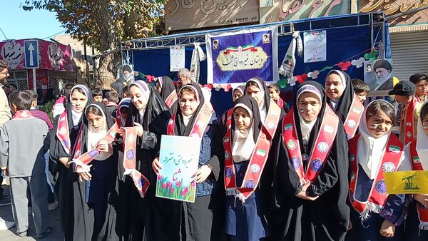 راهپیمایی یوم الله روز 13 آبان