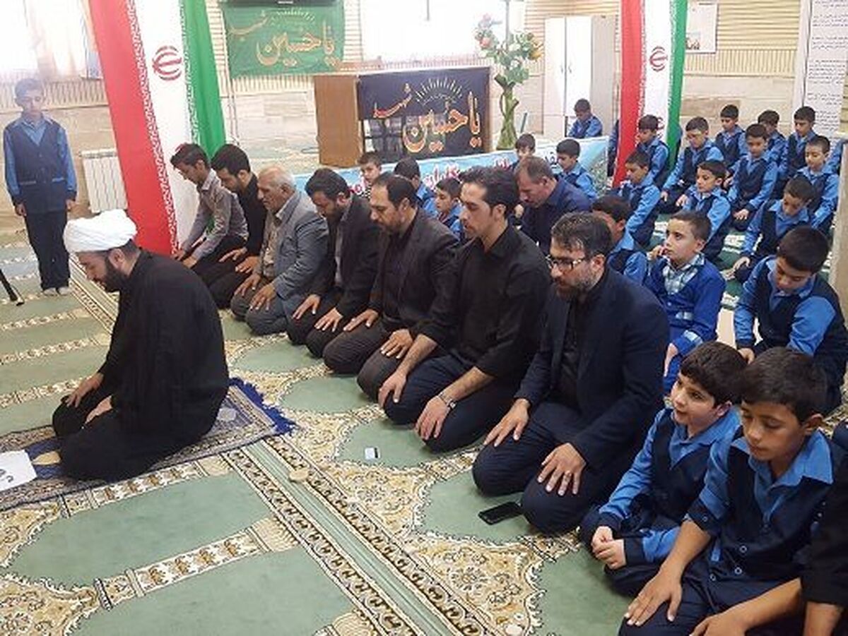 مساجد را باید به کانون وحدت و پویایی امت اسلامی تبدیل کنیم