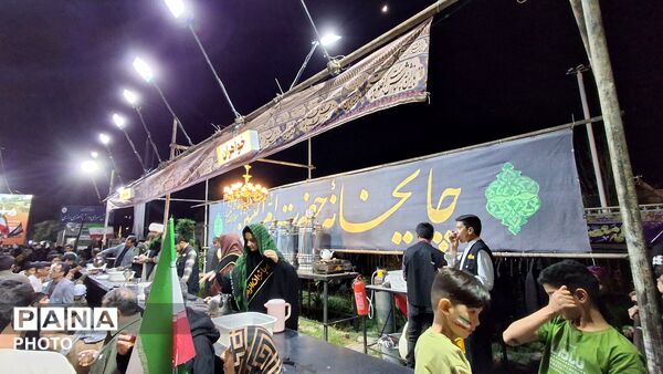 چایخانه حضرت ام‌البنین میزبان عاشقان انقلاب