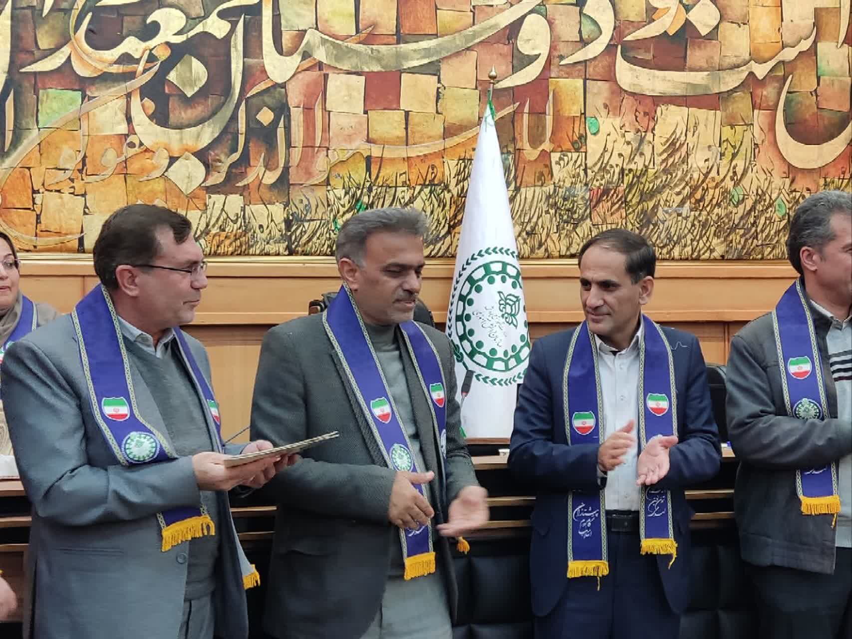 نشست هم‌اندیشی مسئولان سازمان دانش‌آموزی استان فارس روز دوم