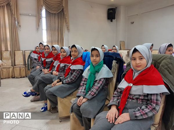 جشنواره سرود منطقه میمه؛ نمایش همدلی و شور دانش‌آموزی در خانه معلم