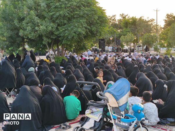 طنین «عرفه» در میعادگاه شهدای گمنام سرخس