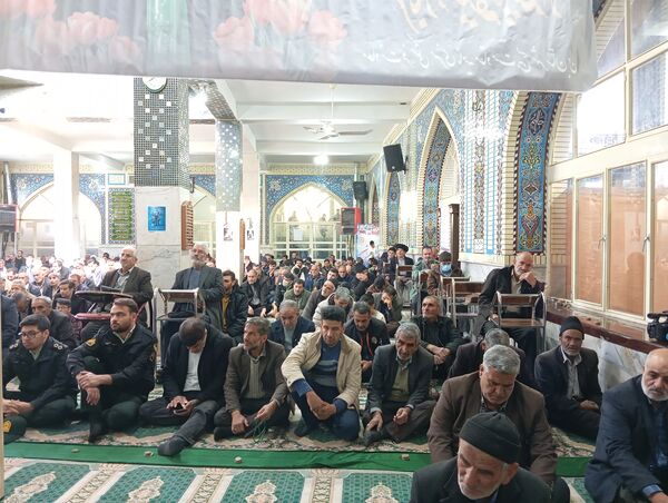 نماز جمعه‌ای که در آن شعار «مرگ بر آمریکا» طنین‌انداز شد