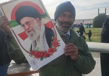 نقش جهان غرق در شور و بصیرت انقلابی