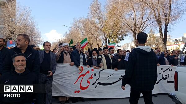 برگزاری بیعت مردم شهرکرد با فرمانده کل قوا