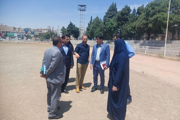 نظارت بر پیشرفت بازسازی مجموعه ورزشی محمد حسین ثمری در ملارد
