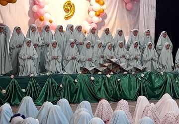 جشن عبادت کلاس سومی های دبستان دخترانه ۲۲ بهمن