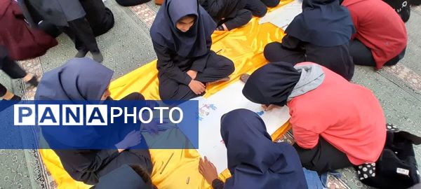 نقاشی همگانی در آخرین روز های سال 1403 در دبیرستان دخترانه معلم