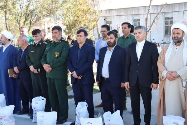 توزیع ۴۵٠٠ بسته معیشتی بین خانواده‌های نیازمند شیروانی