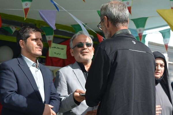 برگزاری جشن شکوفه‌های کلاس اولی دربهارستان‌دو