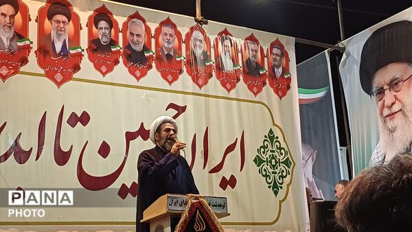 تجدید بیعت مردم کوهدشت با آرمان‌های حسینی در میدان امام خمینی (ره)