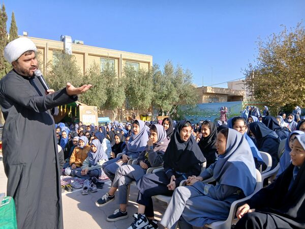 برگزاری مراسم عزاداری ایام فاطمیه در دبیرستان شهید دهقان 