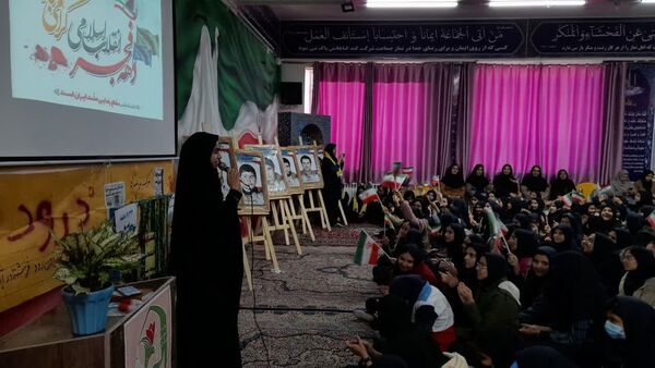 زنگ انقلاب در دبیرستان شاهد یاس نبی گناباد 