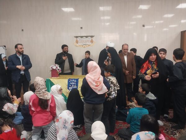محفل انس باقرآن و اجرای سرود یاعلی با همکاری دانش‌آموزان مدرسه فرهنگ