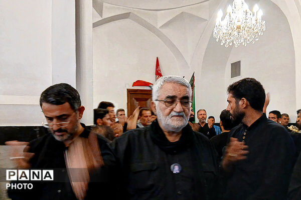 بازگشایی صحن و رواق‌های حرم مطهر رضوی پس از مراسم تشییع و تدفین پیکر مطهر رهبر شهید انقلاب