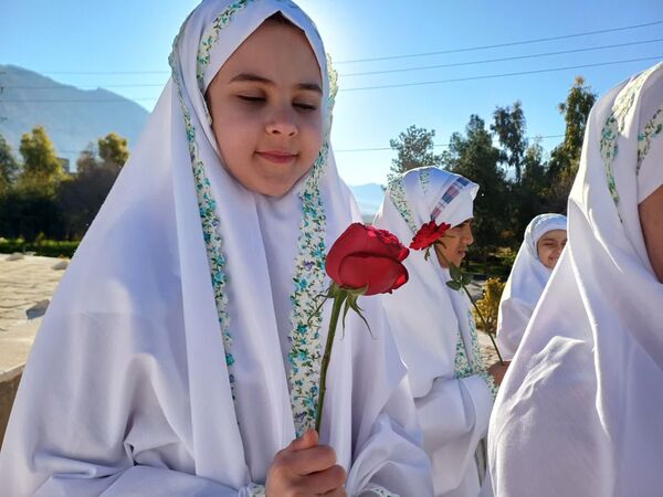 جشن تکلیف و آغاز بندگی و عبودیت، دختران زرقانی 