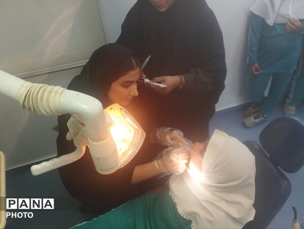 آغاز پویش ملی دهان و دندان در شهر فین با حضور معاون وزیر آموزش‌وپرورش