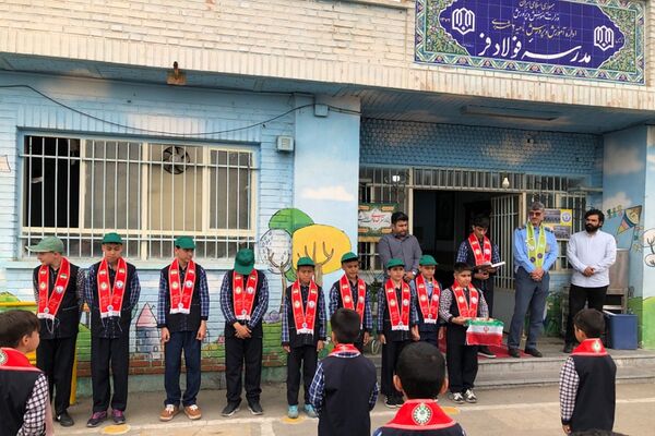 بازدید کشوری از دانش‌آموزان پیشتاز دبستان فولادفر ناحیه دو شهرری 