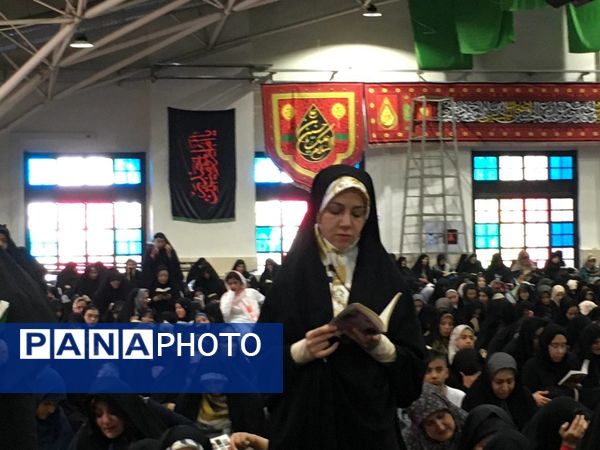 برپایی مراسم دعای عرفه در گلستان شهدای اصفهان