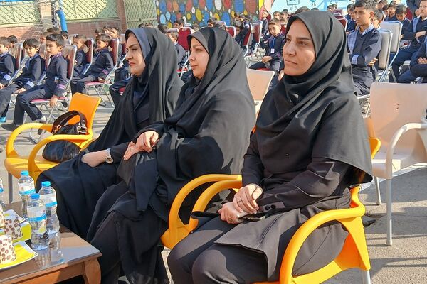 مراسم گرامیداشت روز دانش‌آموز در دبستان پسرانه بنکدار باقرشهر 