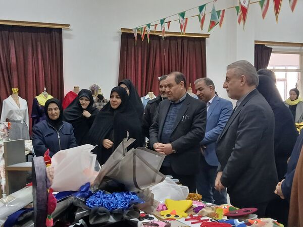 توزیع بسته‌های معیشتی به دانش‌آموزان مدارس ناحیه یک تبریز