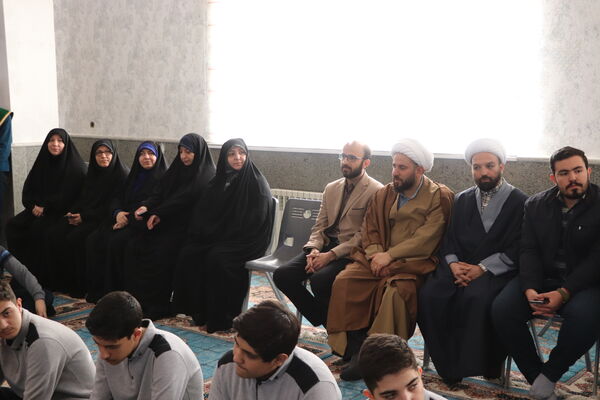 محفل انس با قرآن در مدرسه میثاق مکتب‌الصادق (ع) 