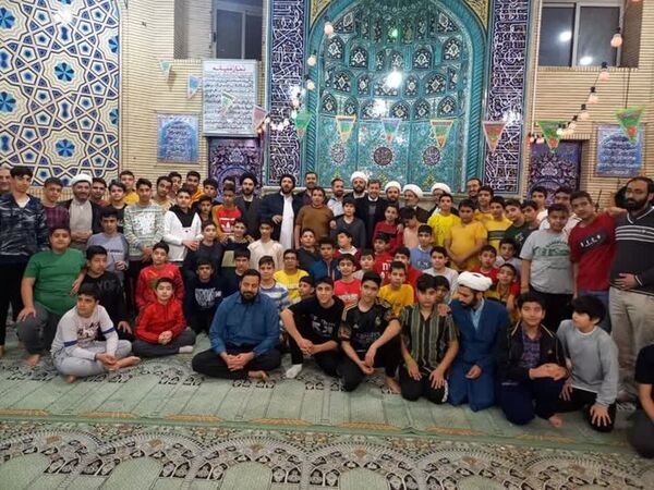  حس و حال معنوی دانش آموزان شرکت کننده در اعتکاف دانش آموزی مسجد مصلی طوقچی اصفهان