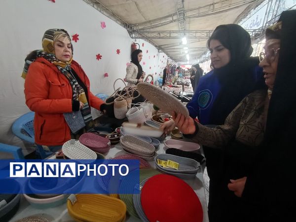 برگزاری نمایشگاه صنایع دستی در محله طلاب مشهد