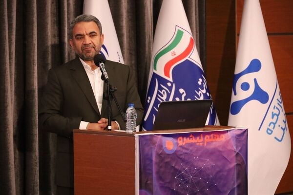 نیازمند تربیت دانش‌آموزانی هستیم که هوش مصنوعی را به کار بگیرند و علم تولید کنند