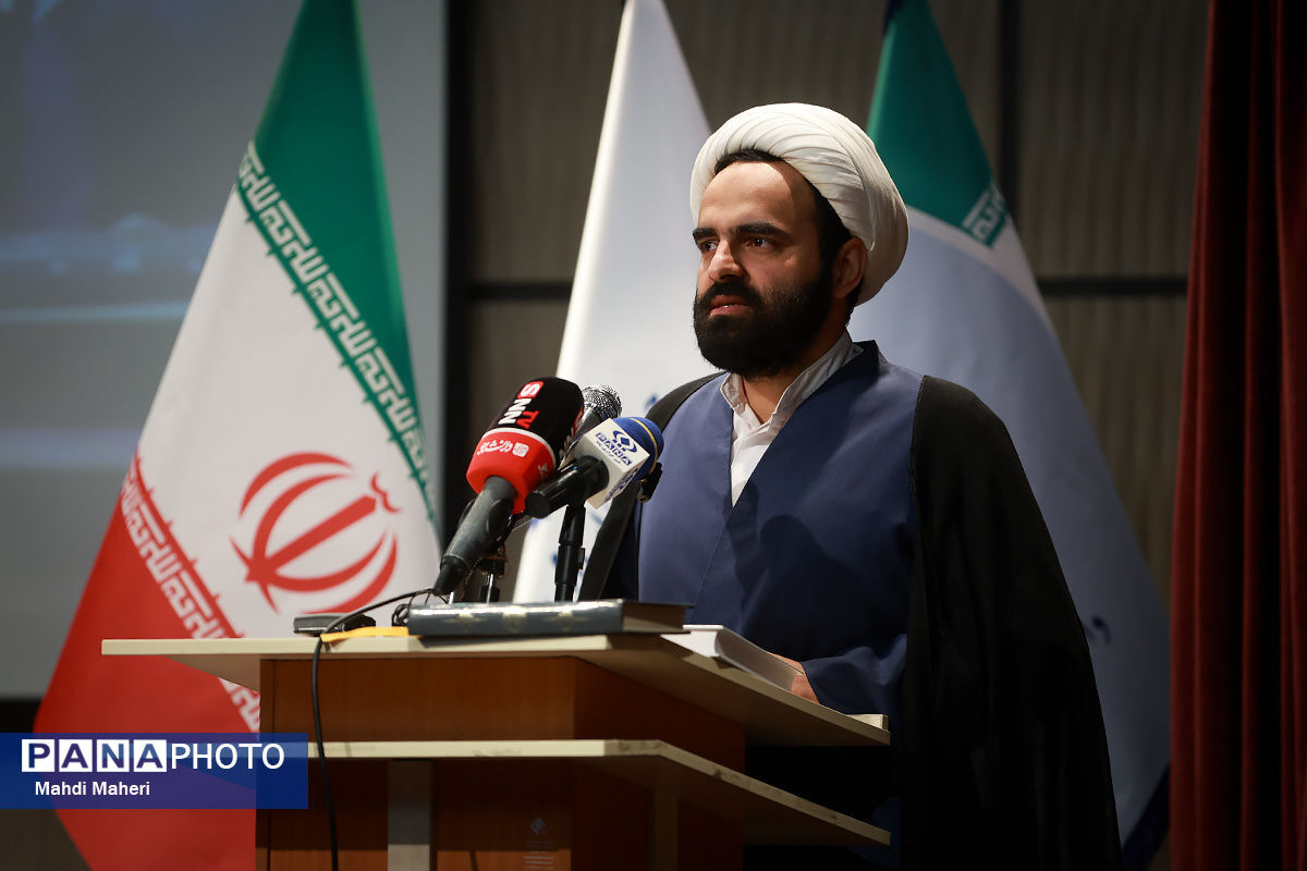 هر کس به علم دسترسی پیدا کند، کسی نمی‌تواند بر او غلبه کند