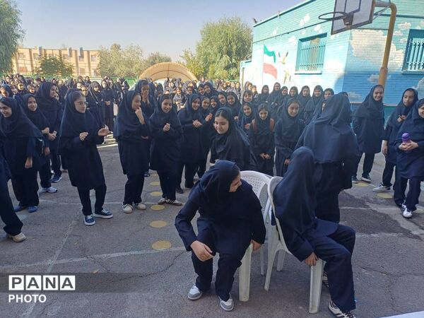جشن آغاز سال تحصیلی در مدرسه شادروان ملوک زندی