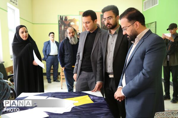 درخشش استعدادها در چهل‌و‌چهارمین جشنواره فرهنگی و هنری در ناحیه 7 مشهد