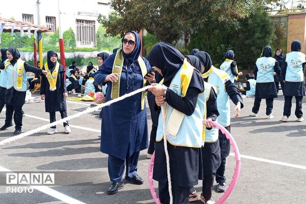  دوره تربیت مربی پیشتاز کاردان و اردو بازی در مدرسه شاهد بهشت شهرستان رباط‌کریم