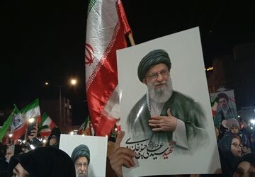 پدر از میان ما رفته ولی پسرش باز علمدار شده