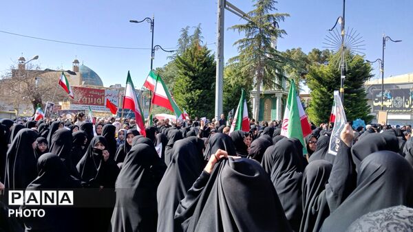 شهید وطن بر روی دستان مردم شهید پرور تشیع شد