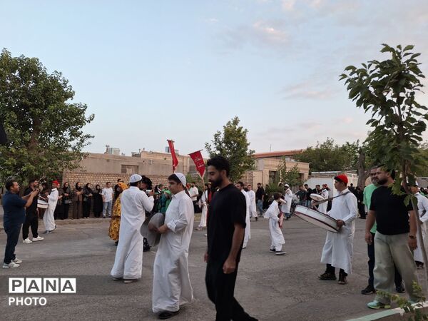 حرکت نمادین کاروان اسرای کربلا در شهر آوه