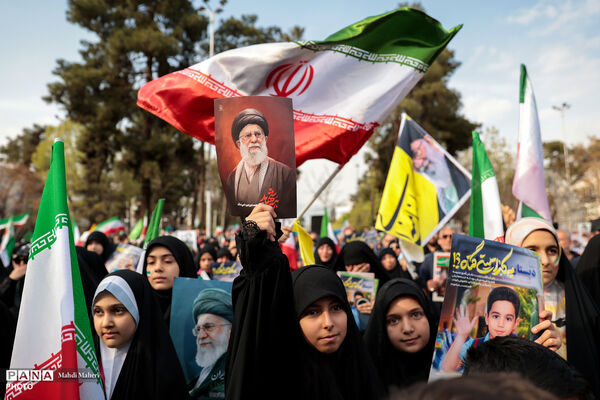 تجمع بزرگ هم‌عهدی‌ نوجوانان با رهبری معظم انقلاب اسلامی
