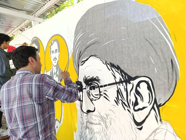 نمایشگاه نقاشی حماسه حسینی در اداره آموزش و پرورش ناحیه ۷ مشهد مقدس