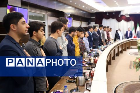 دیدار معاون وزیر آموزش و پرورش با تشکل‌های دانش‌آموزی در تبریز