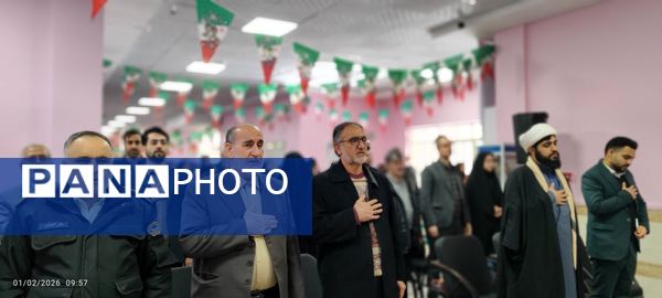 نواختن زنگ انقلاب و گرامیداشت دهه فجر انقلاب اسلامی در دبیرستان شاهد بنت الهدی تویسرکان