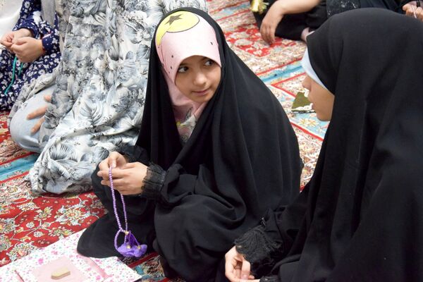 اعتکاف دانش‌آموزی در مسجد جامع امام حسین(ع) ناحیه یک کرج 