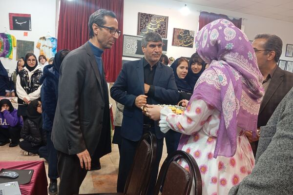 جشنواره "ایران رنگارنگ" در هنرستان سعادت پردیس