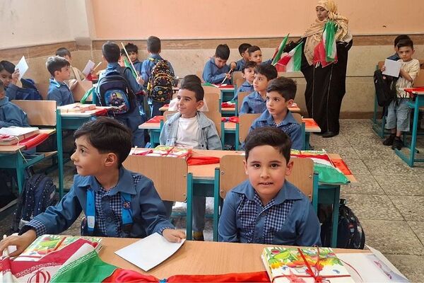 جشن کلاس اولی ها در دبستان باقرالعلوم ناحیه یک شهرری