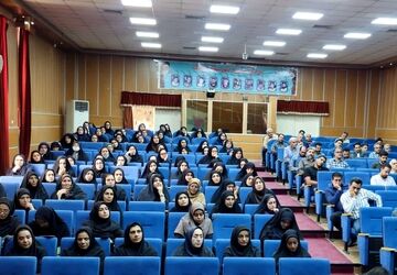 معاونان آموزشی نقش‌آفرینان بی‌ادعا در ارتقای کیفیت مدرسه هستند