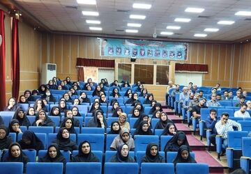 معاونان آموزشی نقش‌آفرینان بی‌ادعا در ارتقای کیفیت مدرسه هستند