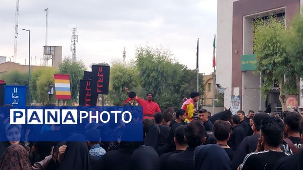 جلوه‌هایی از حرکت نمادین کاروان اسرای کربلا در قم