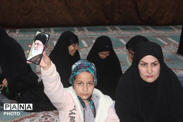 جلوه‌هایی تماشایی از حضور کودکان و نوجوانان مارگونی در غم شهادت امام خامنه‌ای(ره)